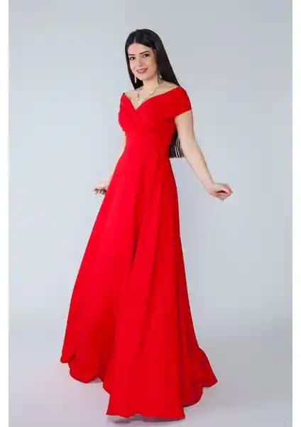 İki Şık Kruvaze Elbise Modelinin Detaylı Karşılaştırması ve Seçim Rehberi