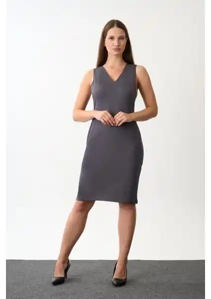 Kadın Elbise Karşılaştırması: Alexander Gardi ve Apsen Tasarımları Analizi