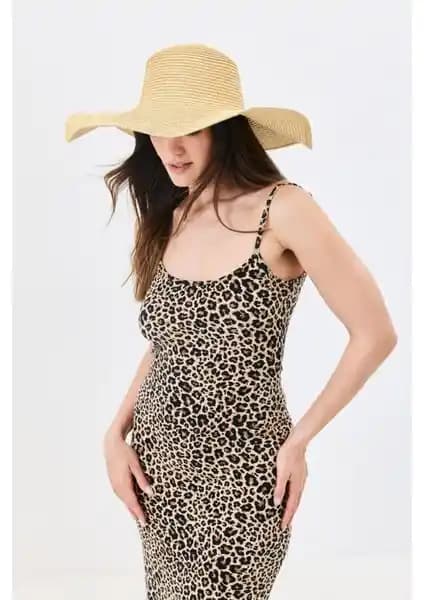 Kadın Hasır Plaj Şapkası Karşılaştırması: Güneşten Koruyan ve Şık Modeller