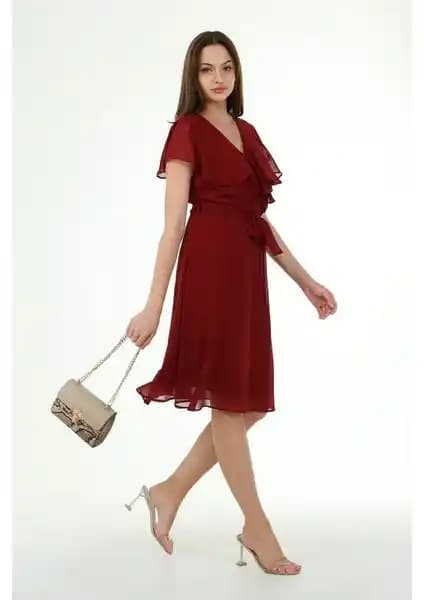 Kadın Kruvaze Yaka Elbiselerinin Tasarımı, Malzeme ve Kullanıcı Yorumları Karşılaştırması