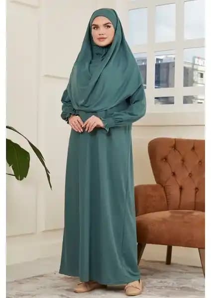 Kadın Namaz Elbisesi Karşılaştırması: Modern ve Klasik Tasarımlar Arasındaki Farklar