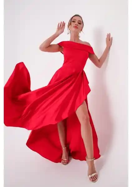 Lafaba Kadın Kırmızı ve Siyah Saten Abiyeleri Karşılaştırması ve Detaylar