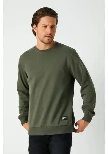 Mmetalic Erkek Sweatshirtleri Karşılaştırması: Haki ve Siyah Modellerin Özellikleri ve Kullanıcı Yorumları