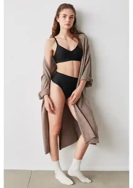 Penti Sütyen Karşılaştırması: İzbırakmaz Görünmez ve Sensation Push Up Modelleri