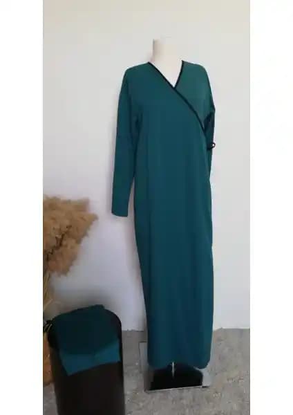 Plistre 1998 ve Avver Kadın Namaz Elbisesi Karşılaştırması: Tasarım, Konfor ve Kalite Analizi