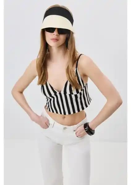 Yaz Ayları İçin En İyi Hasır Şapkalar Karşılaştırması ve Seçim Rehberi