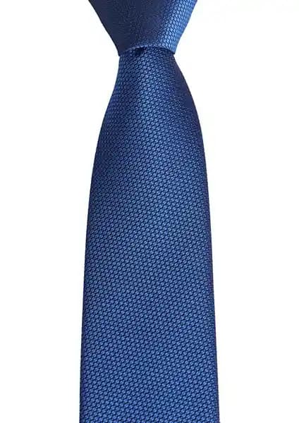 Brianze Gece Mavisi Mendilli Kravat: Şıklık ve Kalitenin Modern İfadesi