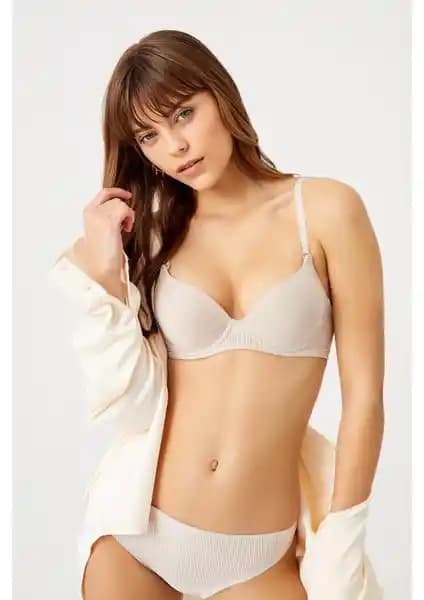 Cansoy Aria Desenli Destekli Ten Sütyen Takımı Kadınlar İçin Şıklık ve Konfor Sunar