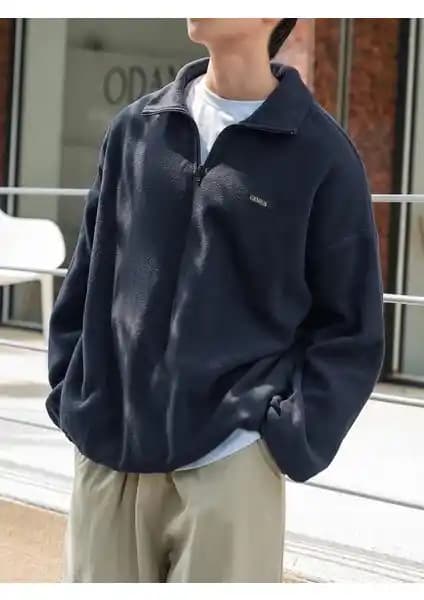 Erkek Polar Giyim Karşılaştırması: Oversize Sweatshirt ve Peluş Astarlı Ceket