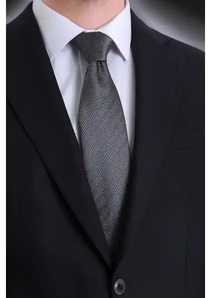 Hatemoğlu Gri Desenli Erkek Kravatı Şıklık ve Kalitenin Birleşimi
