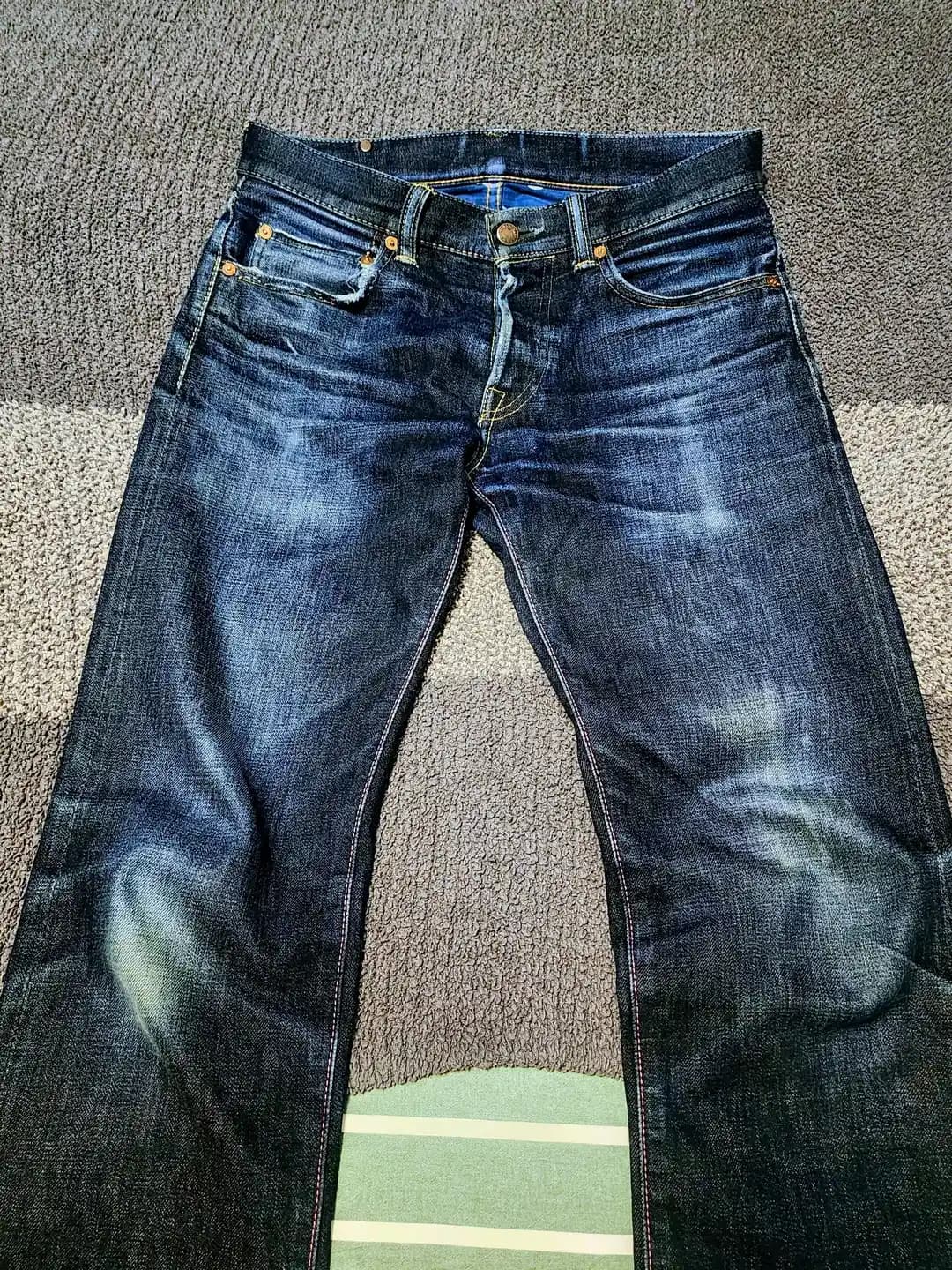 Momotaro Copper Label Raw Denim: Uzun Süreli Kullanımda Dayanıklılık ve Solma Özellikleri