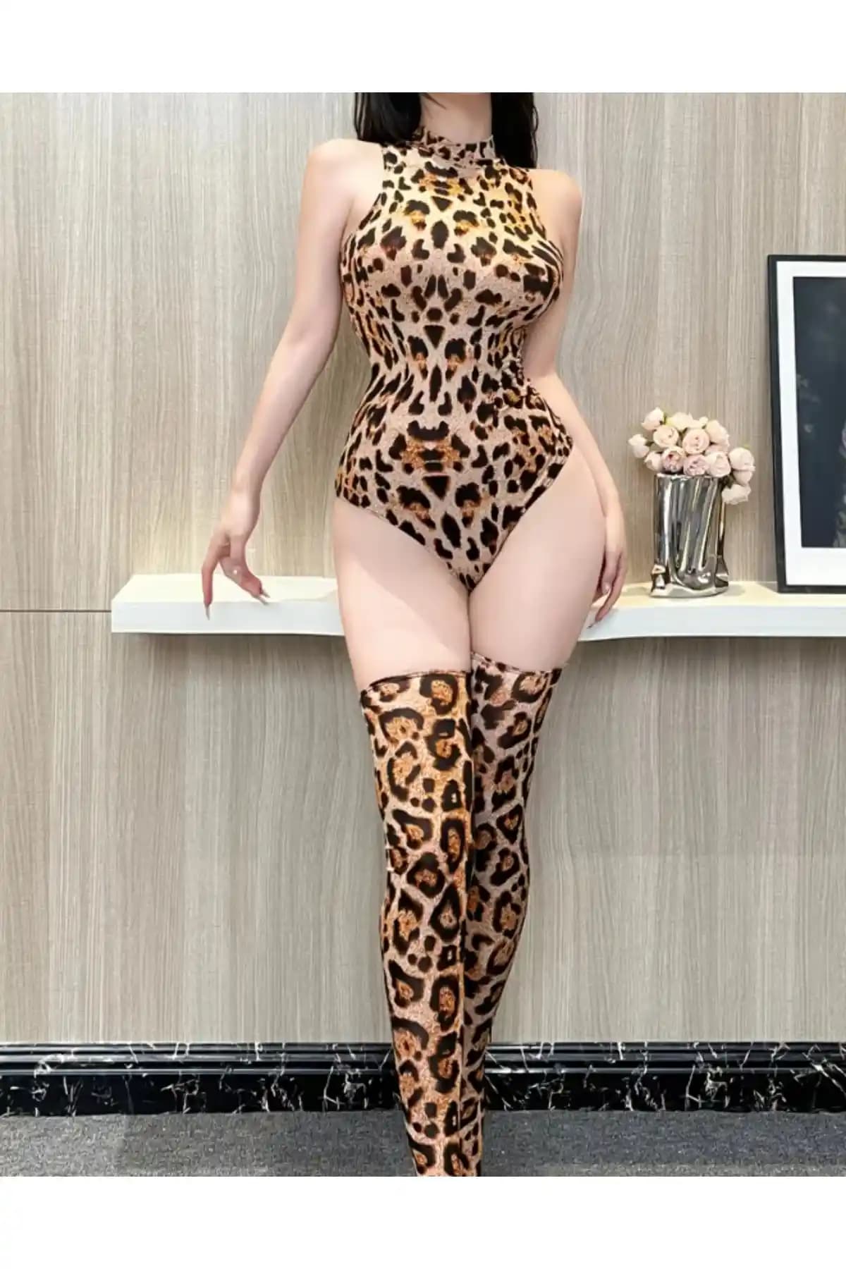 After Party Seksi Leopar Desenli Takım: Şıklık ve Rahatlığı Bir Arada Sunan Tasarım