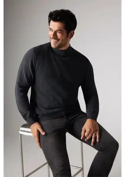 Altınyılz Classics Erkek Antrasit Yarım Balıkçı Yaka Triko Kazak - Şıklık ve Konforun Buluşması