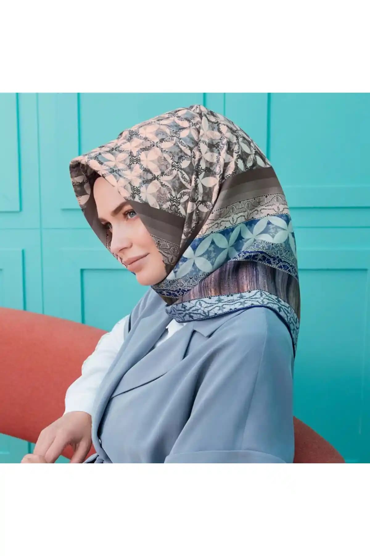 Armine Sport Eşarp 7912P-34 Tivil: Modern Tasarım ve Yüksek Kaliteyle Şıklık ve Konfor