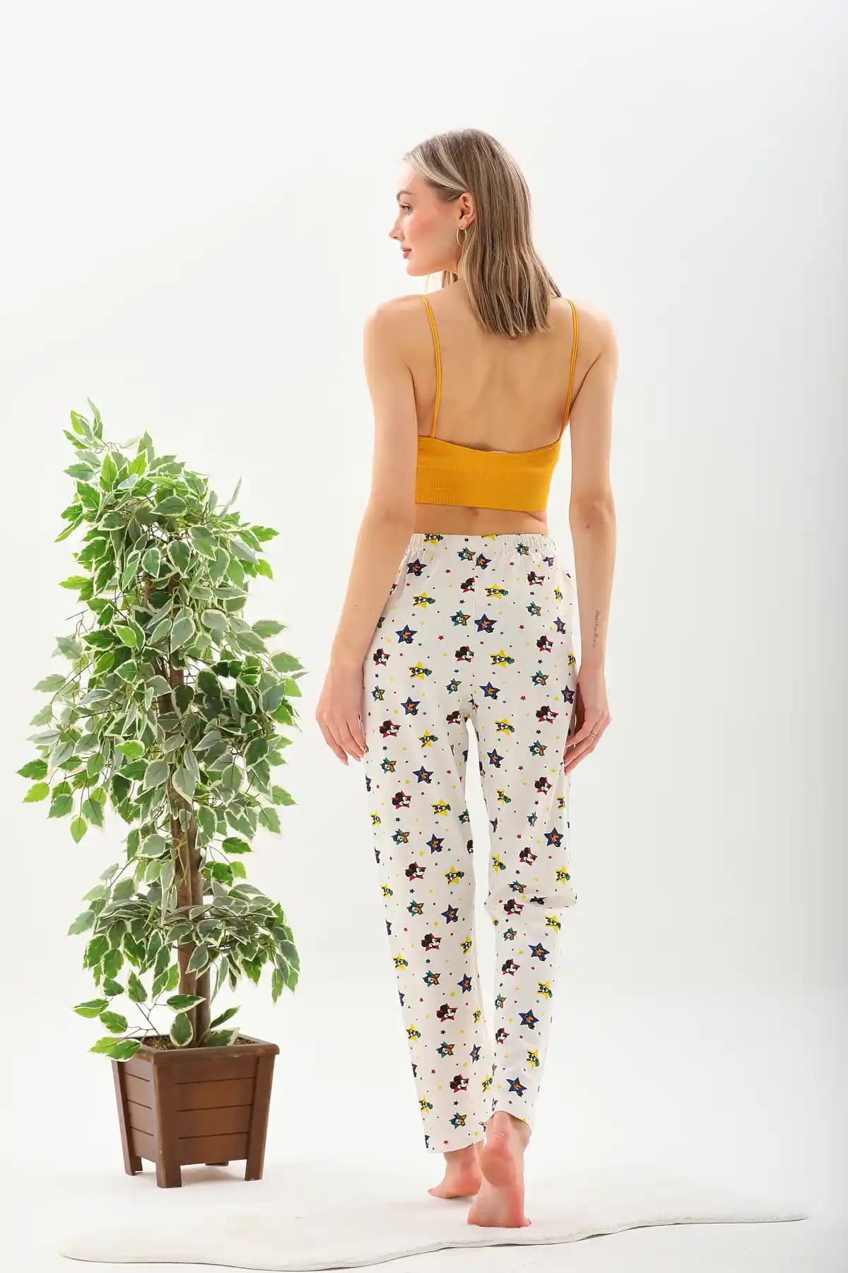 Arvin Kadın Pijama Takımı: Rahat ve Şık Tasarımıyla Ev Giyiminde Yeni Trend