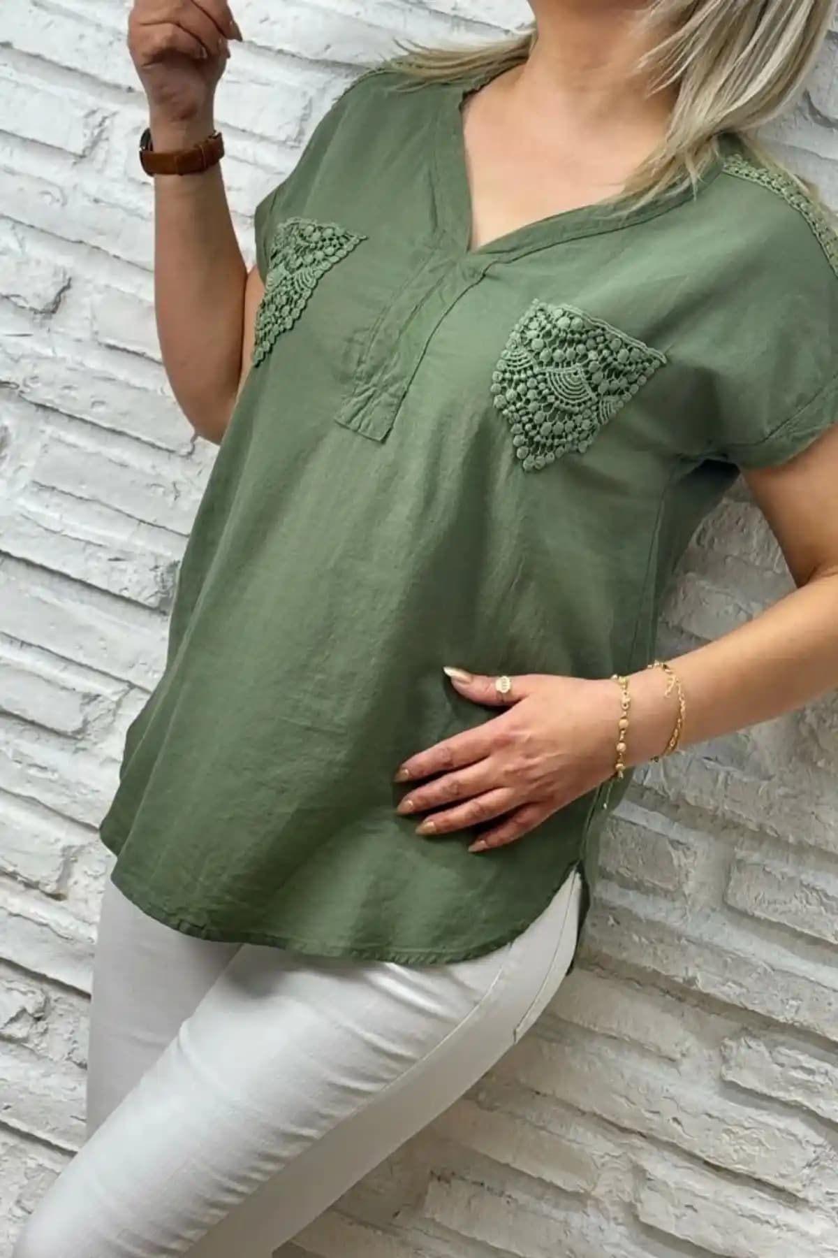 Bİ.GİYSEN Kadın Yeşil Omzu ve Cebi Güpürlü Keten Kumaş Kısa Kol Bluz Gömlek