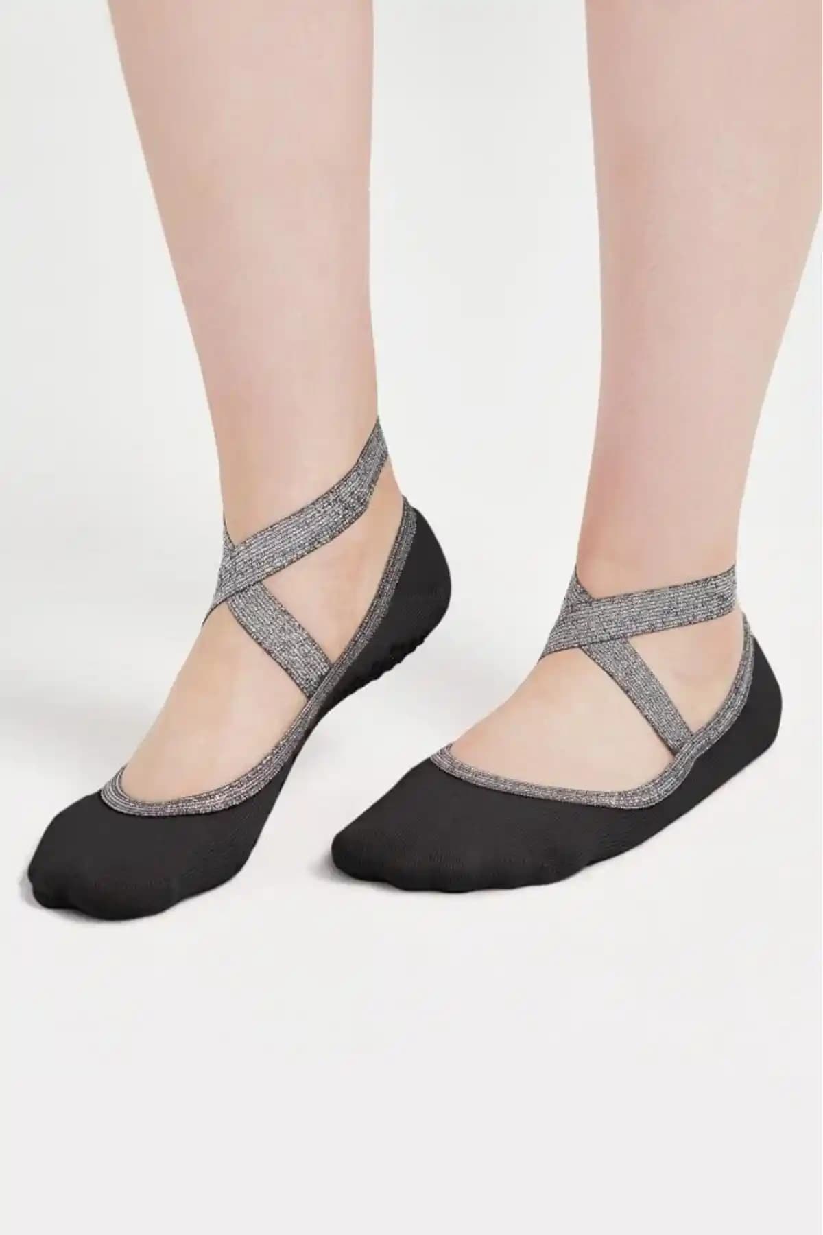 Bolero Kaymaz Siyah Pilates Yoga Bale ve Dans Çorabı Fonksiyonellik ve Şıklık Bir Arada