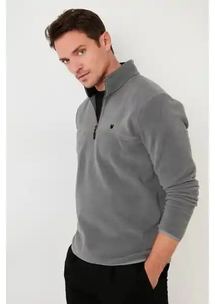 Buratti Slim Fit Anti-Pilling Polar: Şık ve Konforlu Kış Giyim Seçeneği