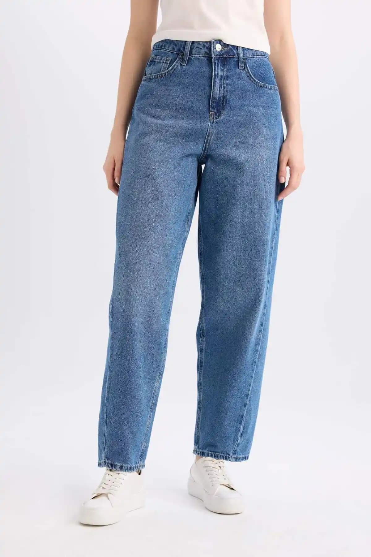 Defacto Carrot Fit Yüksek Bel Bilek Boy Jean Pantolon Modern ve Rahat Tasarım