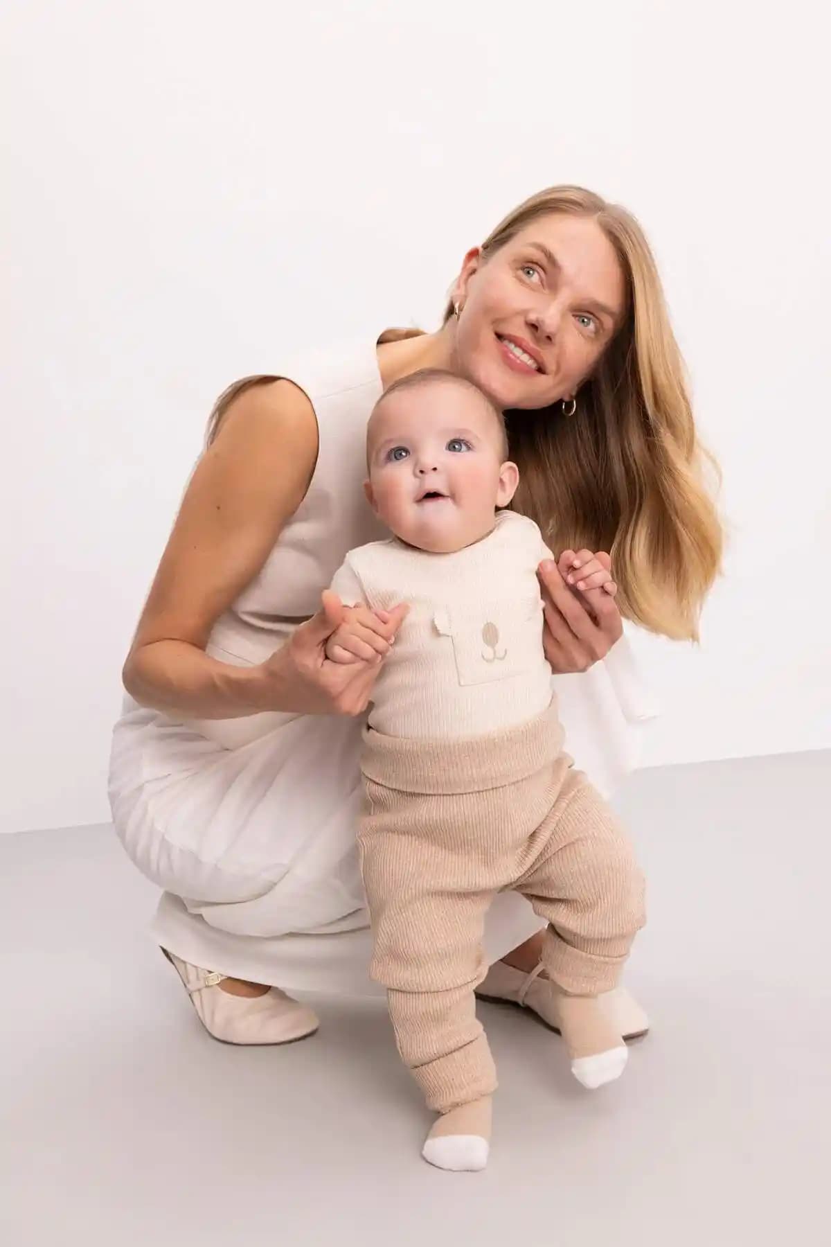 DeFacto Erkek Bebek 3'lü Takım: Rahat ve Şık Tasarım ile Günlük Kullanım İçin Uygun