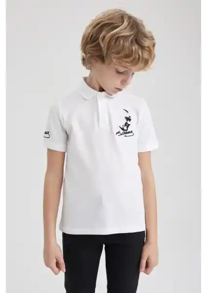 DeFacto Erkek Çocuk Atatürk Baskılı Beyaz Polo Tişörtü: Şık ve Anlamlı Günlük Giyim Seçeneği