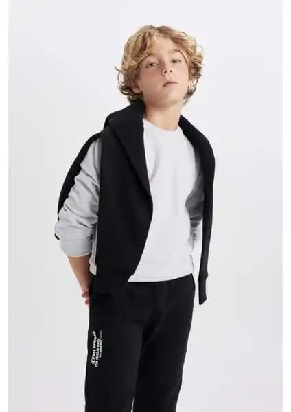 DeFacto Erkek Çocuk Bisiklet Yaka Selanik Kumaş Basic Düz Sweatshirt Özellikleri ve Kullanım İpuçları