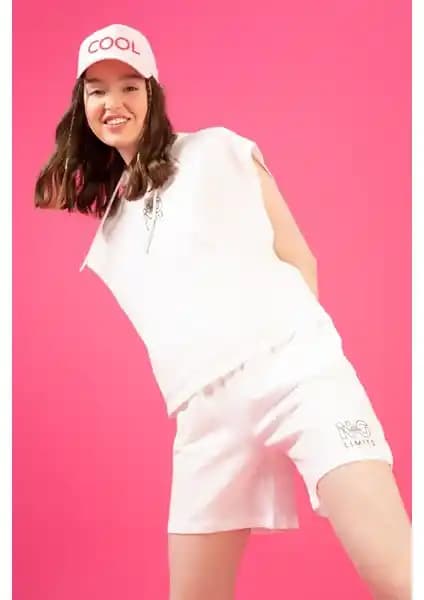 DeFacto Kadın Regular Fit Baskılı Kapüşonlu Sweatshirt Modern ve Rahat Tasarım