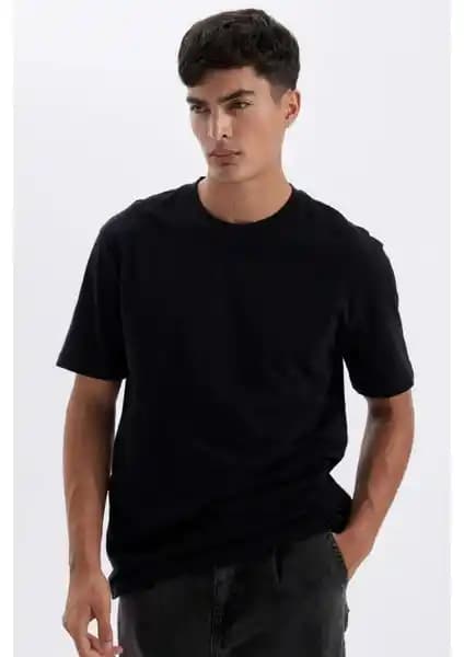 DeFacto Regular Fit Bisiklet Yaka Basic Tişört Erkekler İçin Şık ve Rahat Günlük Giyim Parçası