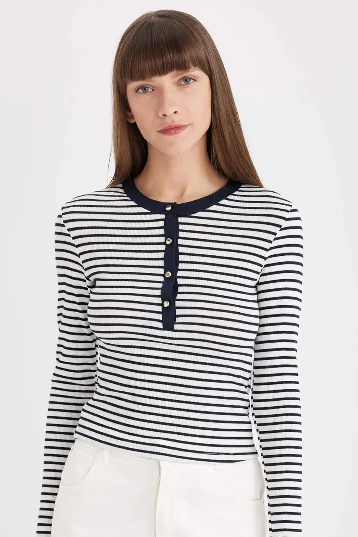 DeFacto Slim Fit Dar Kesim Bisiklet Yaka Çizgili Uzun Kollu Tişört Ürün Tanıtımı ve Özellikleri