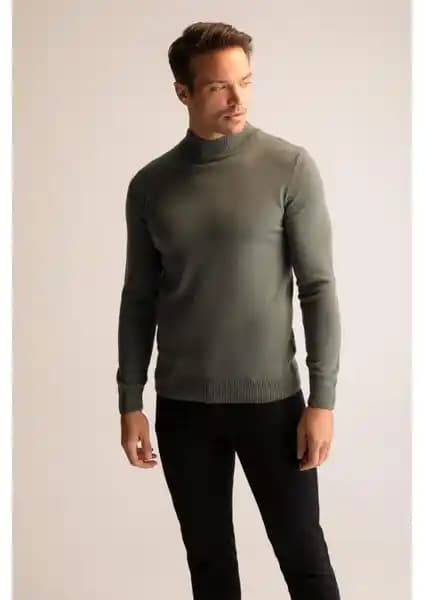 DeFacto Slim Fit Yarım Balıkçı Yaka Triko Kazak: Modern ve Rahat Erkek Kış Giyim Seçeneği