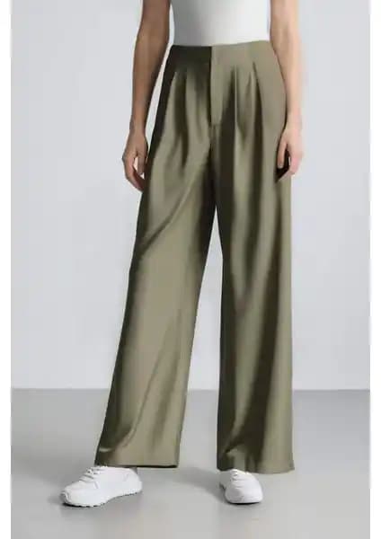 DeFacto Wide Leg Geniş Bol Paça Çift Pileli Düz Pantolon Günlük ve Şık Kullanım İçin