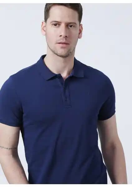 Fabrika Polo Yaka Düz Lacivert Erkek T-Shirt: Şıklık ve Rahatlığın Birleşimi
