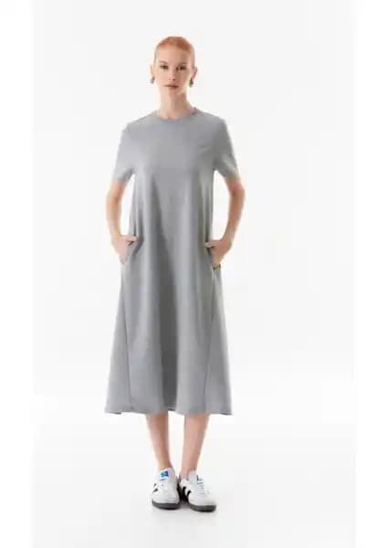 FullaModa Basic Cepli Oversize Elbise Günlük Şıklık ve Rahatlık Sunan Kadın Giyim Parçası