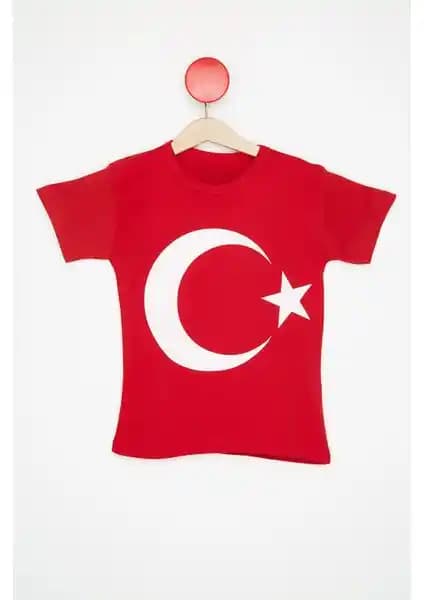 FullaModa Türk Bayraklı Tişörtleri: Milli Gurur ve Şıklığın Modern Yansıması