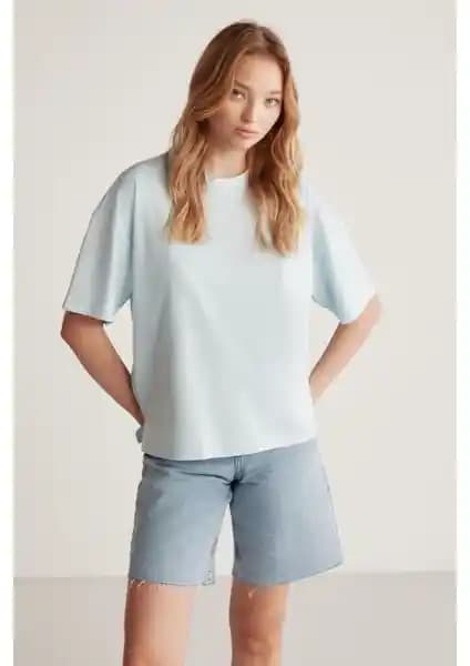 Grimelange Jemmy Ka<dı>n %100 Organik Pamuk Relaxed Fit Yırtmaçlı T-shirt Detaylı İnceleme