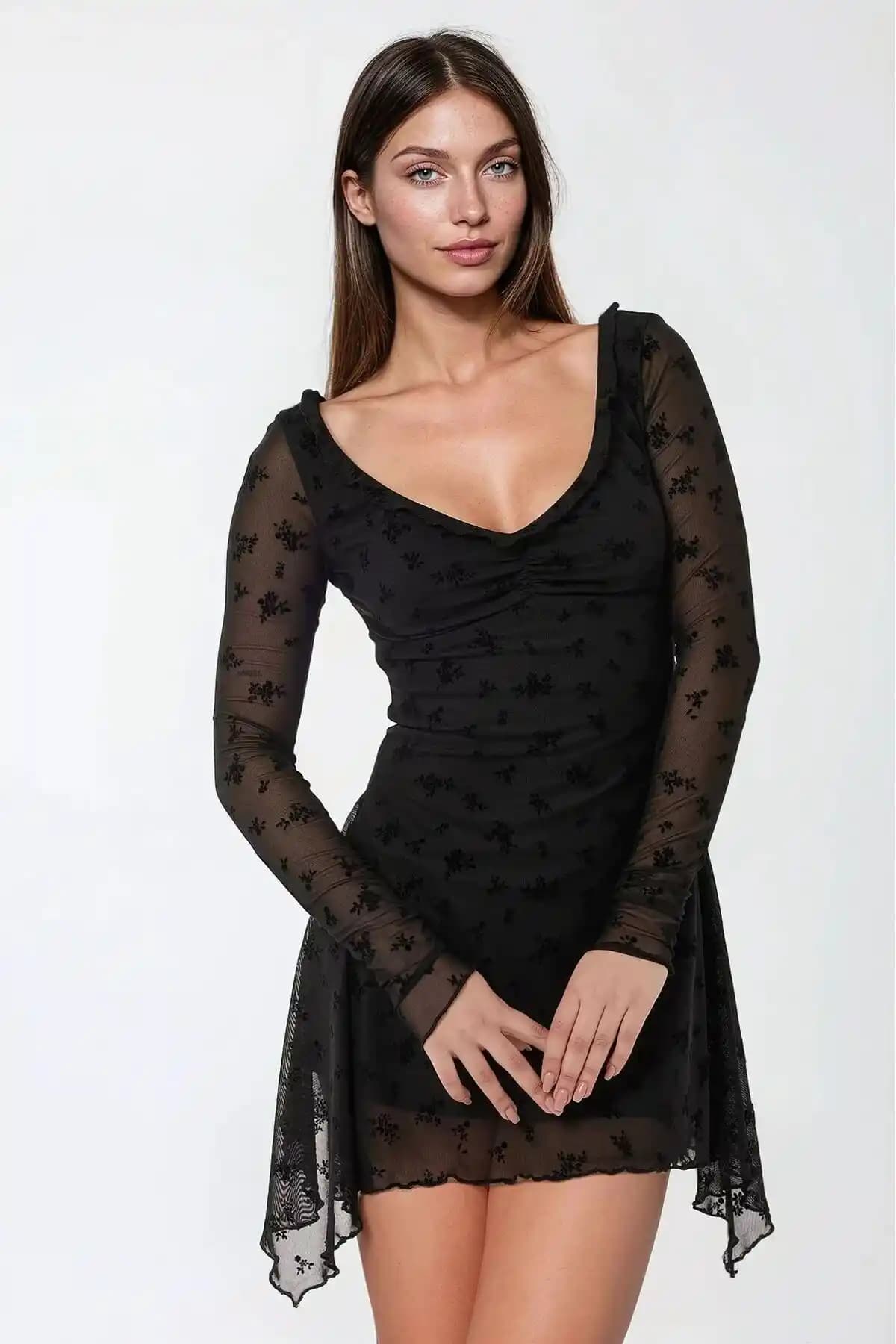 Hiccup Çiçek Desenli Tül V Yaka Mini Elbise: Şıklık ve Konforun Buluşması