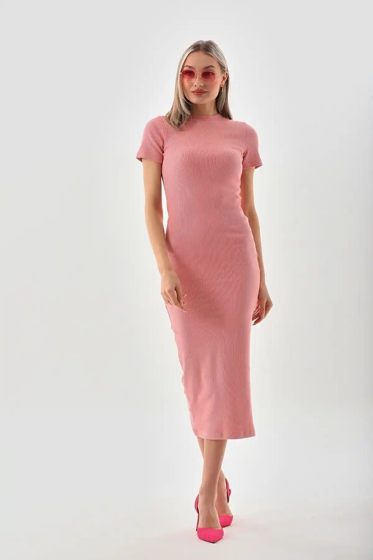 Kallima Pembe Vücuda Oturan Kalem Elbise Günlük ve Özel Davetler İçin Ideal