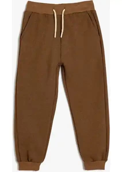 Koton Basic Jogger Eşofman Altı: Çocuklar İçin Rahat ve Sürdürülebilir Spor Giyim Seçeneği