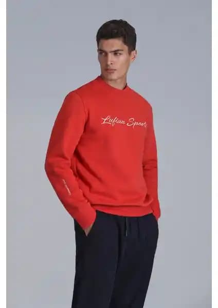 Lufian Loved Erkek Sweatshirt: Şıklık ve Konfor Sunan Modern Spor Giyim Parçası
