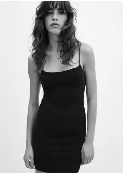 Mango Lurex Askılı Elbise: Modern ve Şık Tasarımıyla Özel Günler İçin Uygun Kadın Elbisesi