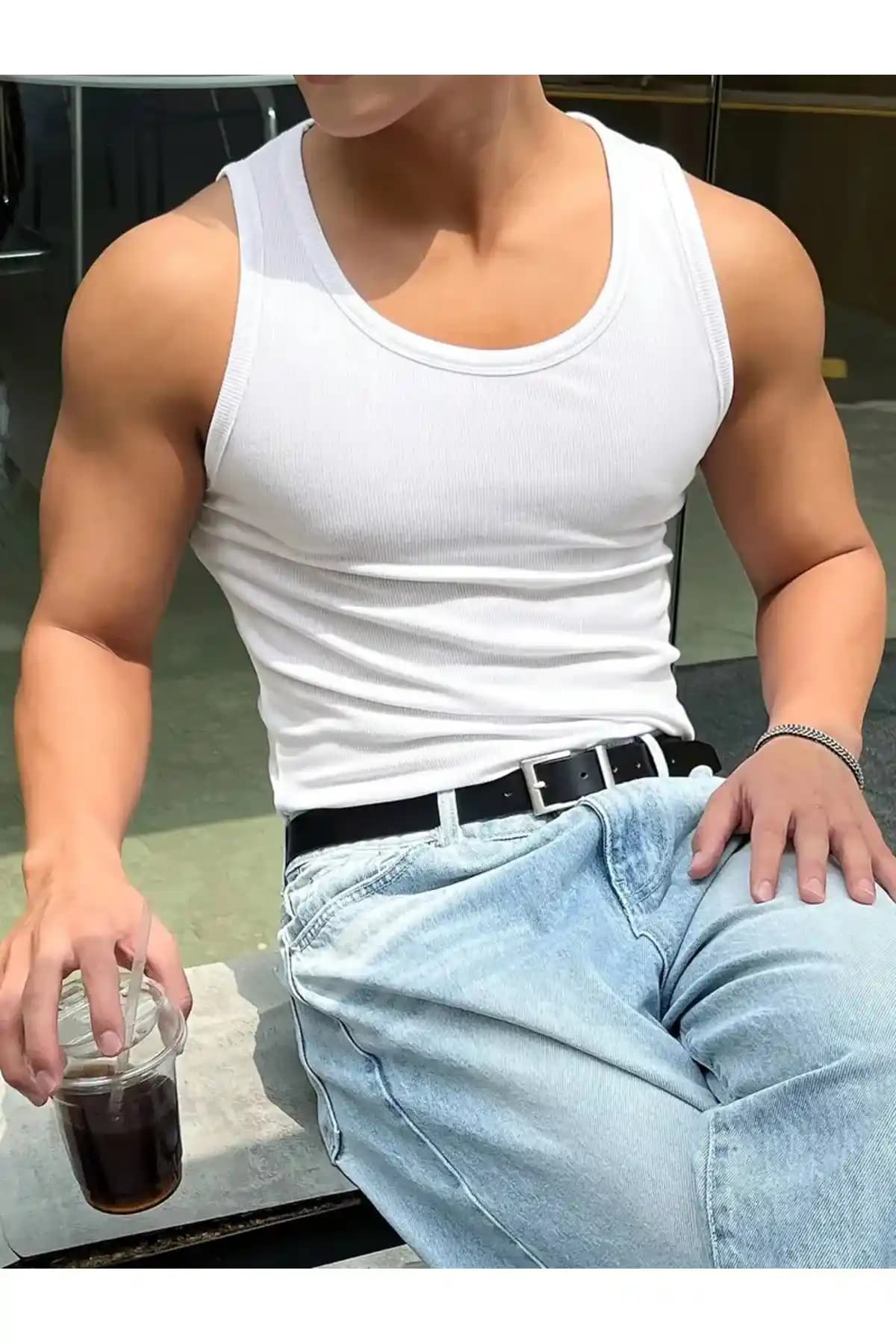 Moda Akai Erkek Halter Yaka Sporcu Atlet: Şık ve Konforlu Günlük Spor Giyim Seçeneği