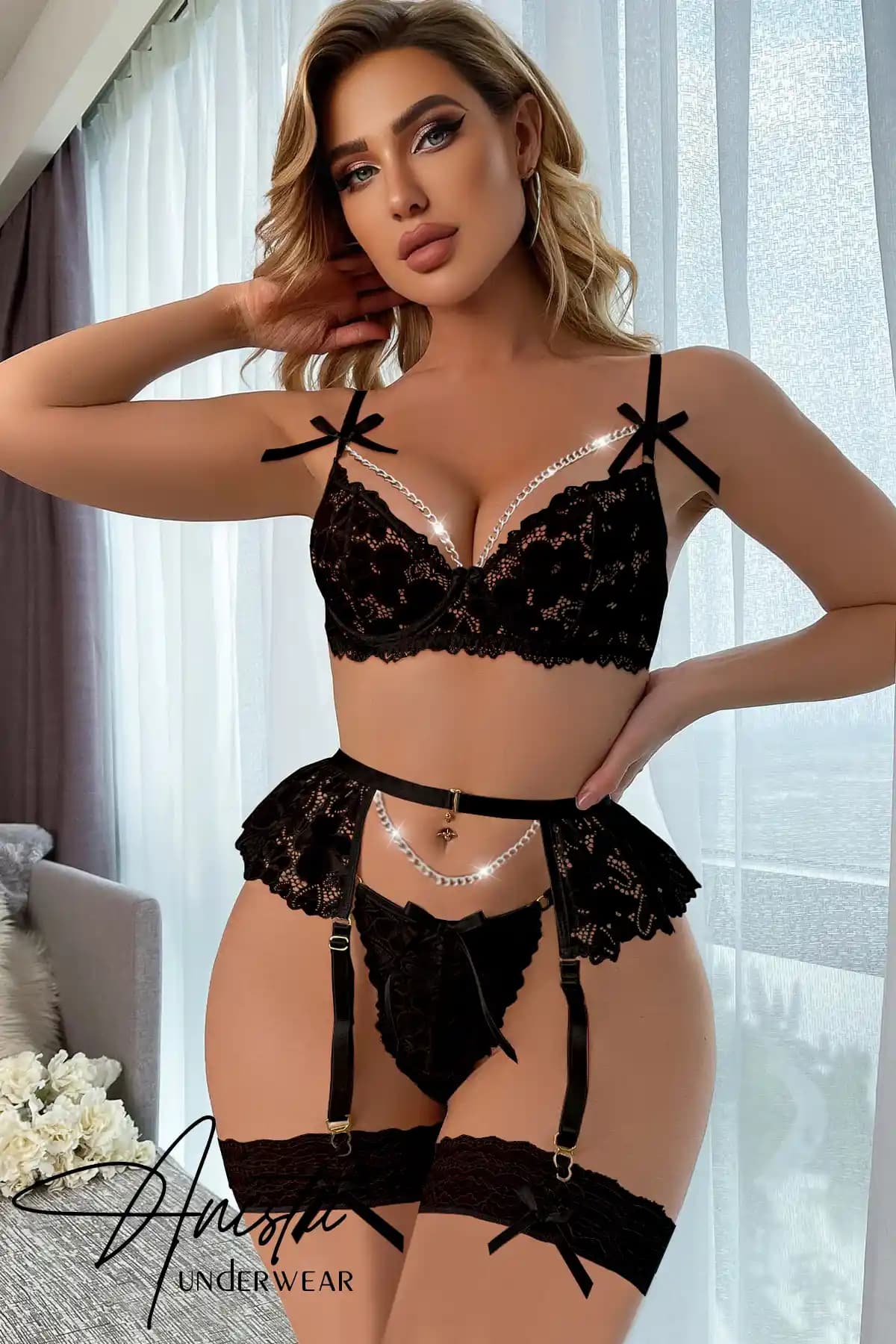 Mystique Feminine Siyah Zincirli Dantelli Jartiyer Takım: Şıklık ve Feminenlik İçin Uygun İç Giyim