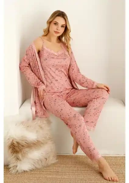 Nisanca Sabahlıklı Dantel Detaylı Pegasus Kadın Pijama Takımı: Konfor ve Şıklığın Buluşması