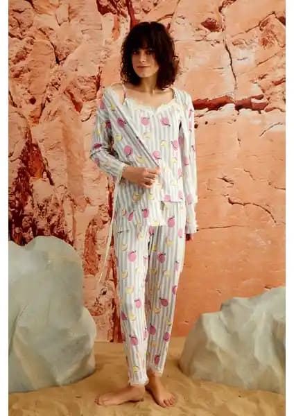 Nisanca Sabahlıklı Dantel Detaylı Pegasus Kadın Pijama Takımı Şıklık ve Konforun Birleşimi