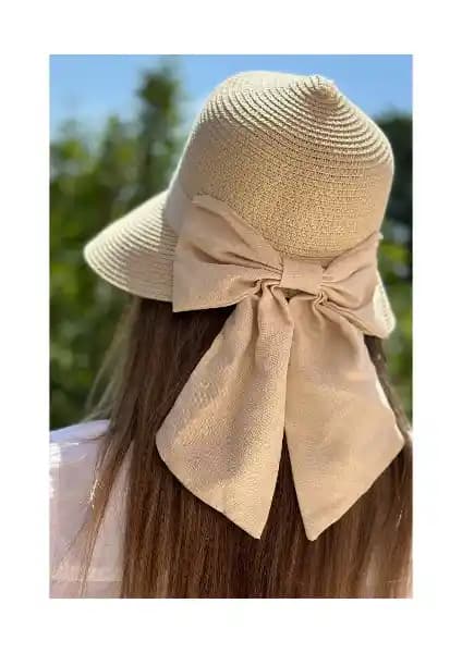 Novon Hasır Fiyonklu Laura Şapka: Yaz Ayları İçin Şık ve Rahat Kadın Aksesuarı