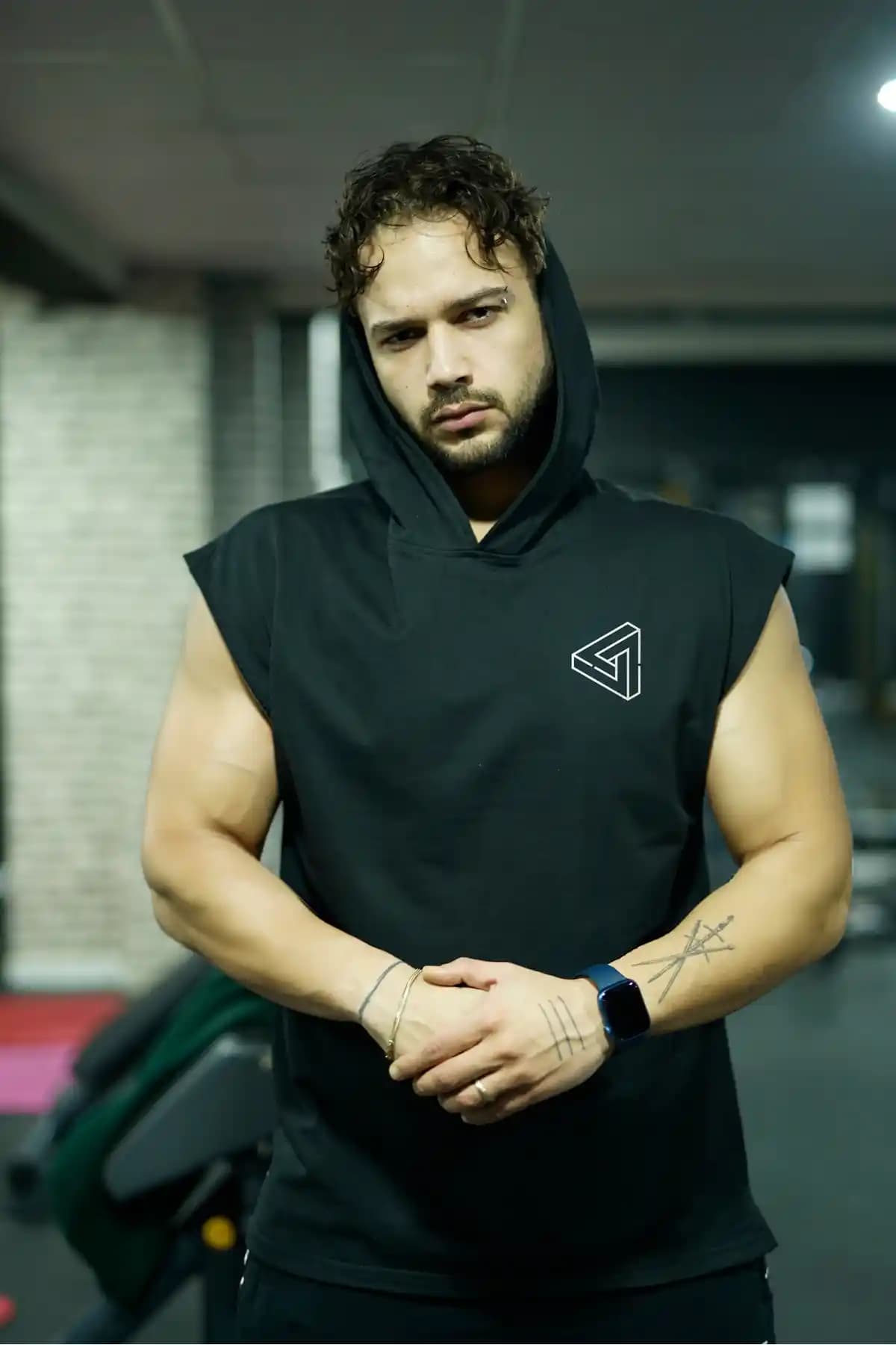 Oxlade Kolsuz Sporcu Atleti Sweatshirt Hoodie Kapüşonlu Tasarım ve Sürdürülebilirlik