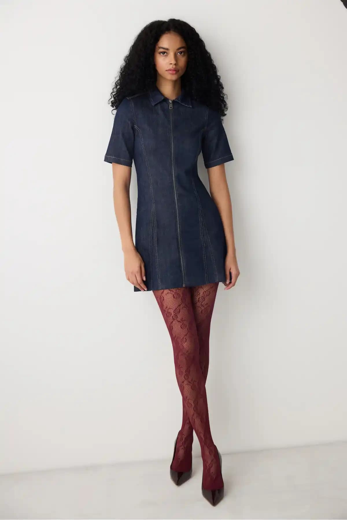 Penti Floral File Bordo Külotlu Çorap Şıklık ve Konforu Bir Arada Sunar