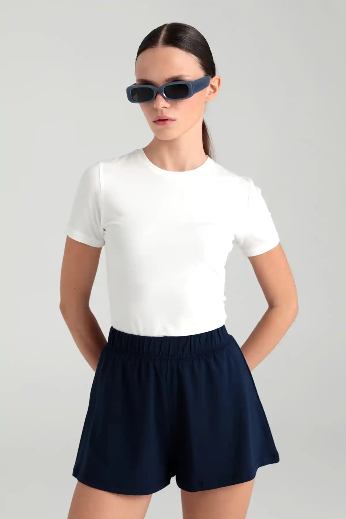 SHEISMONO Ultra Soft Yuvarlak Yaka Kısa Kol Bluz Ekru Günlük ve Şık Kullanım İçin