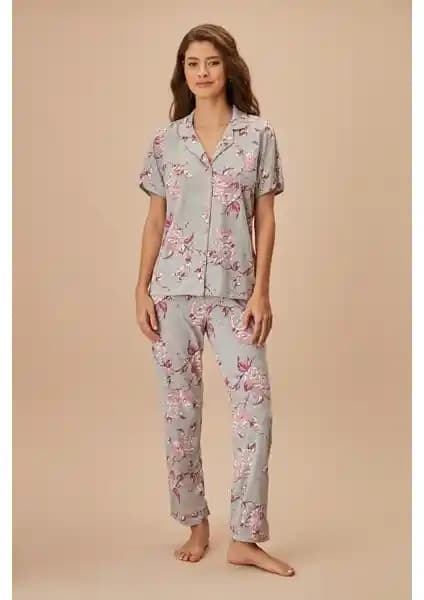 Suwen Melani Maskülen Pijama Takımı: Şıklık ve Rahatlığın Mükemmel Buluşması