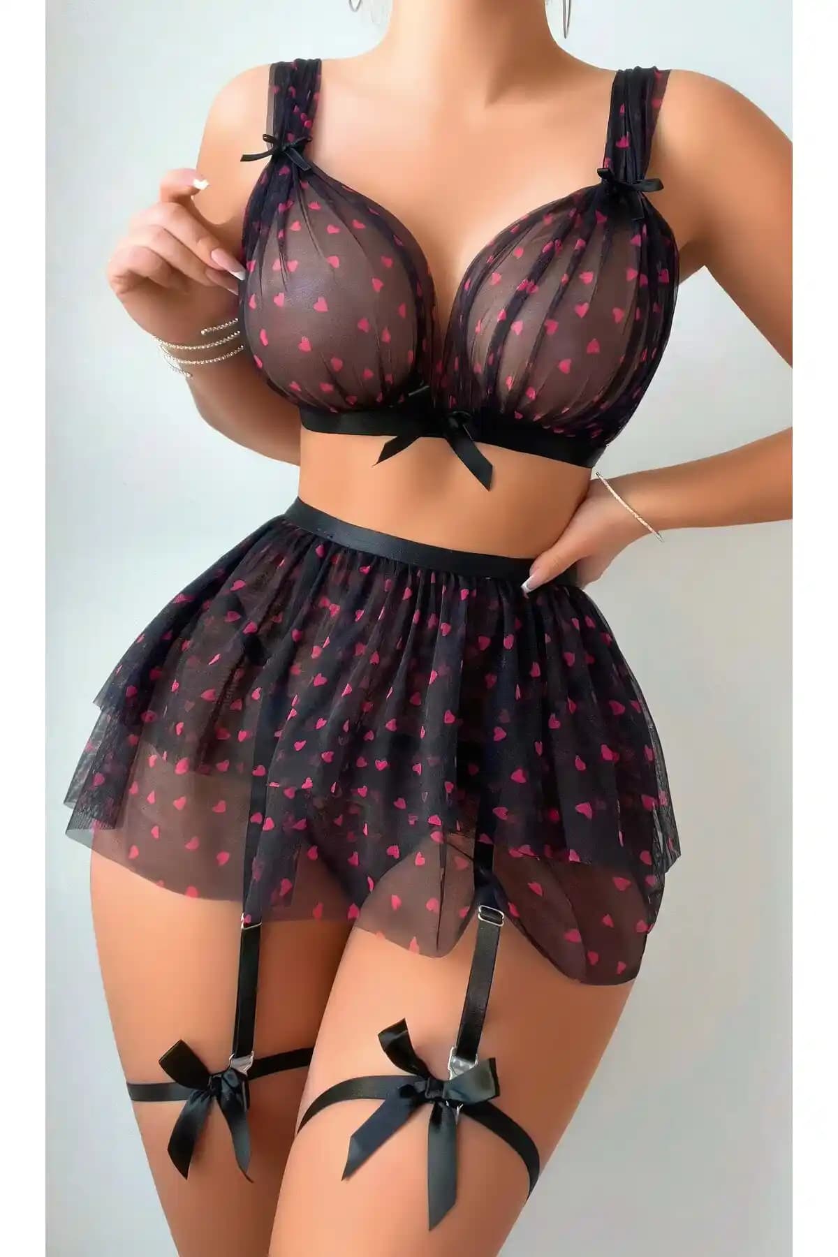 Veille Siyah Puantiyeli Dantelli Fantazi Kostüm: Şıklık ve Çekiciliğin Buluşması